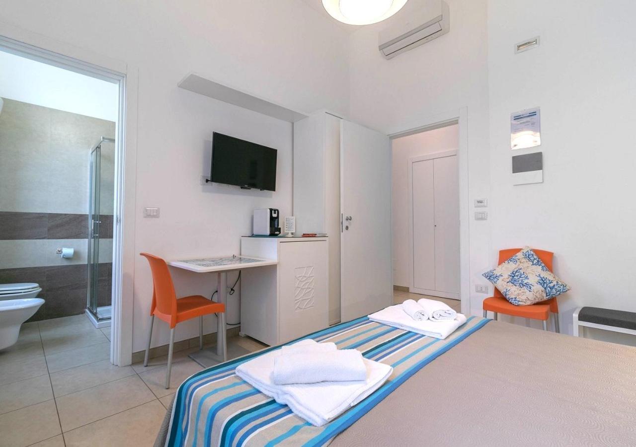 פורטו צ'זראו Fronte Mare Rooms By Salentolimit מראה חיצוני תמונה