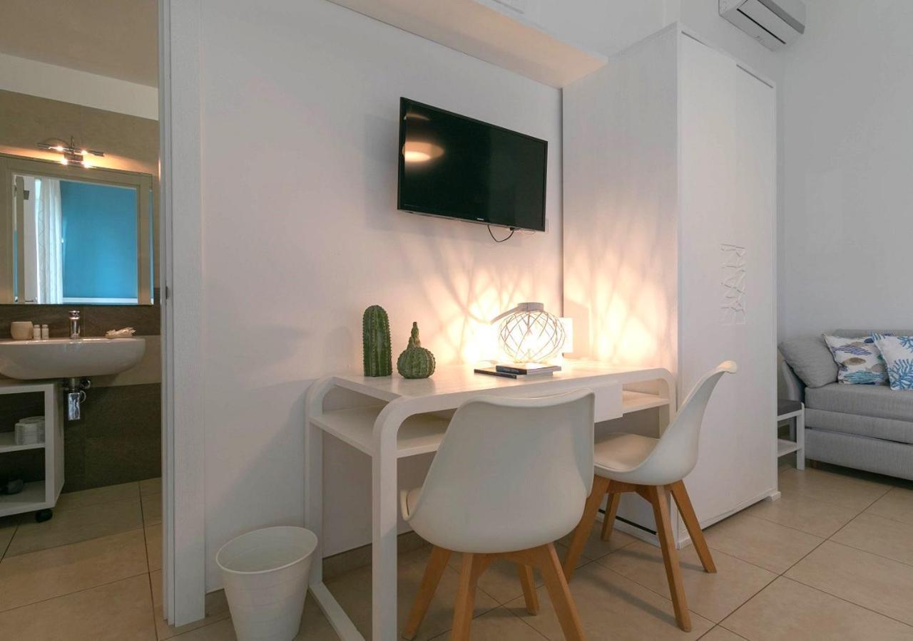 פורטו צ'זראו Fronte Mare Rooms By Salentolimit מראה חיצוני תמונה