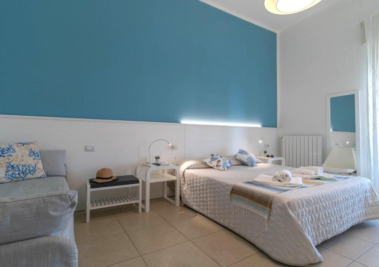 פורטו צ'זראו Fronte Mare Rooms By Salentolimit מראה חיצוני תמונה